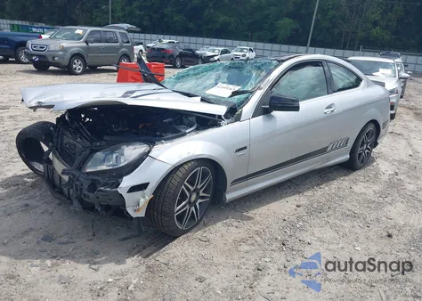 2014 Mercedes-Benz C 250 из США, поврежденный, VIN WDDGJ4HB0EG198267